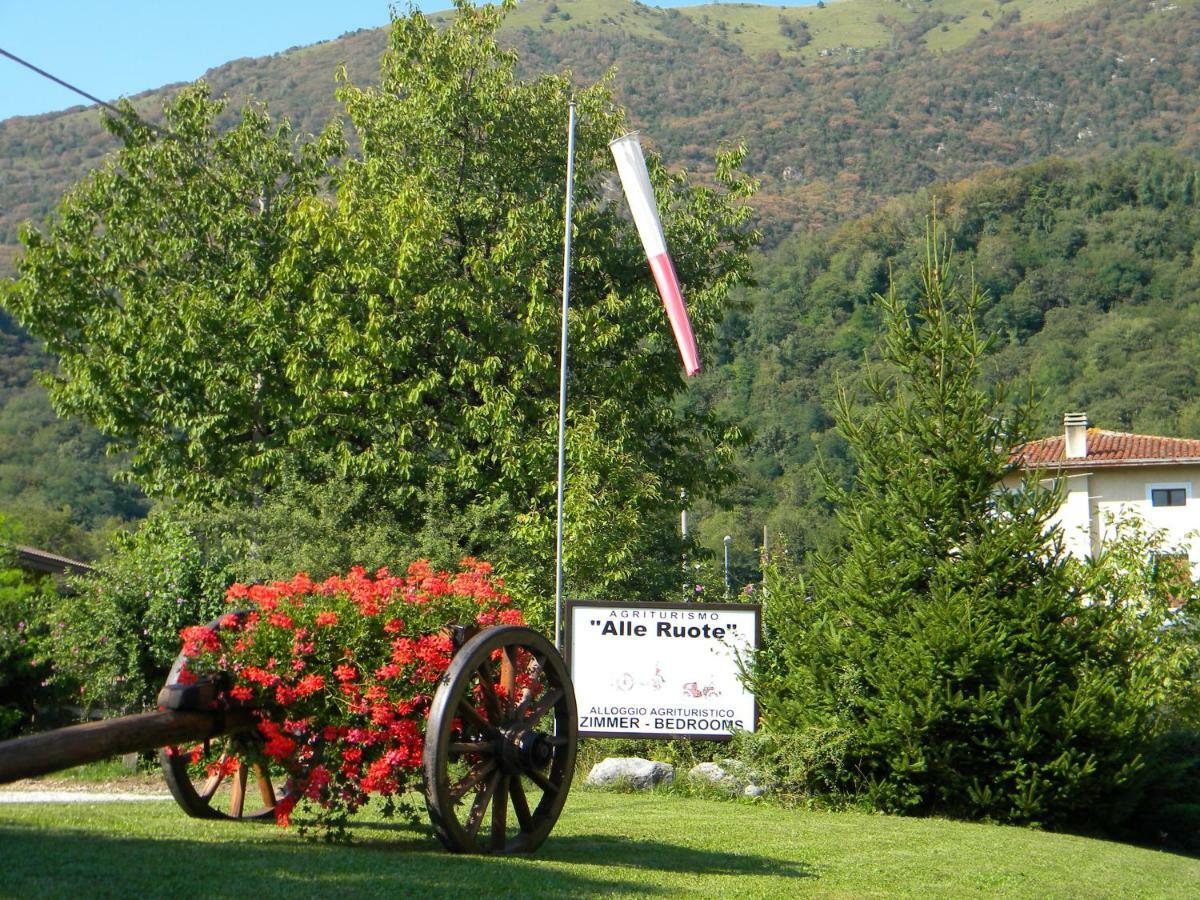 Meduno Agriturismo Alle Ruoteヴィラ エクステリア 写真